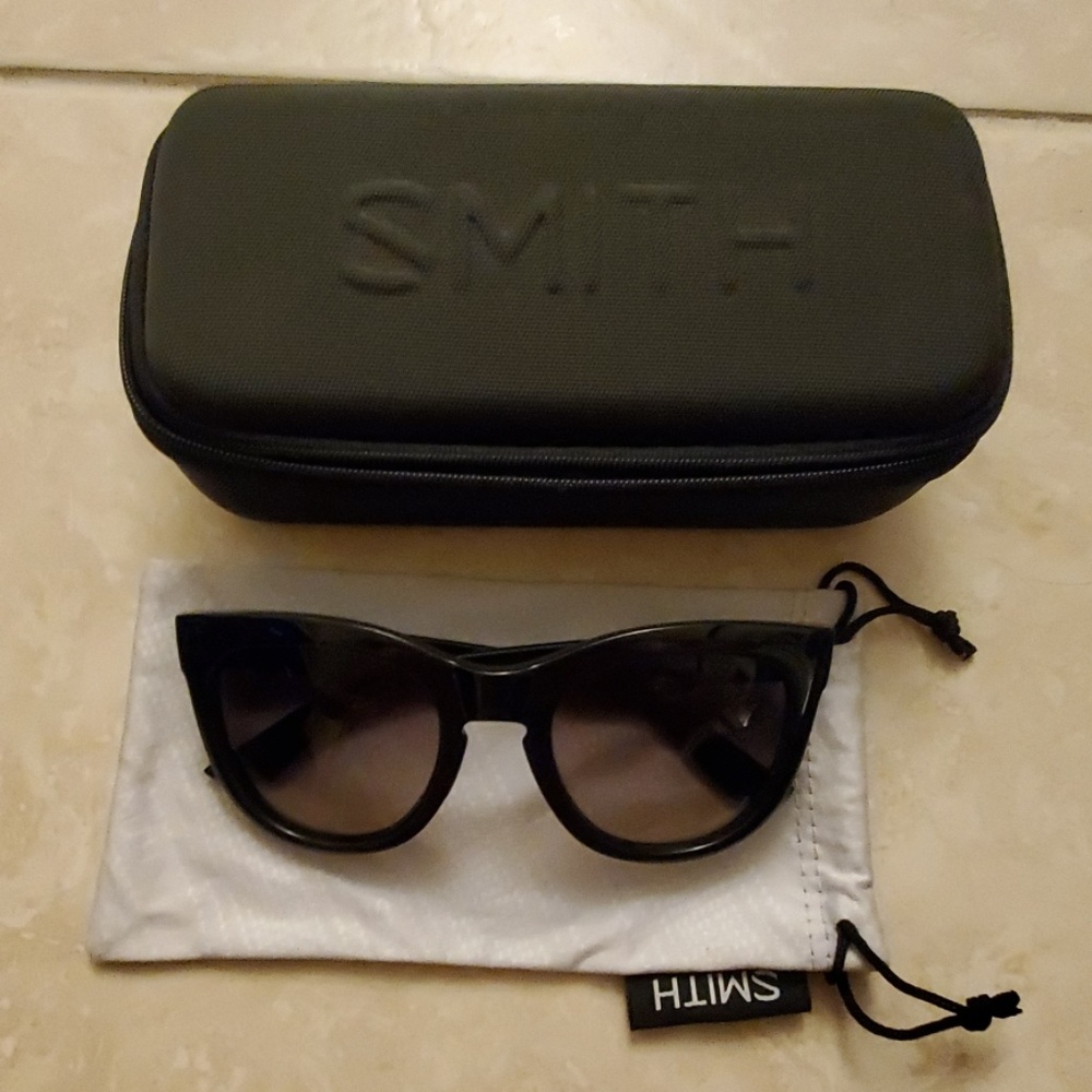 Smith sunglasses womens frame style "sidney"
